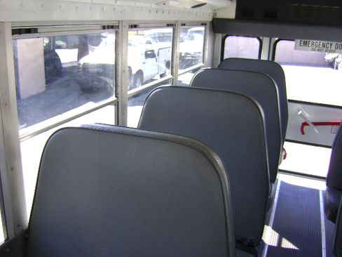 Used 2008 Chevrolet Express 3500 image 17