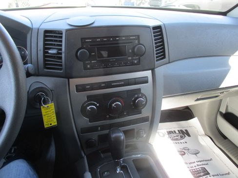 Used 2007 Jeep Grand Cherokee Laredo image 36