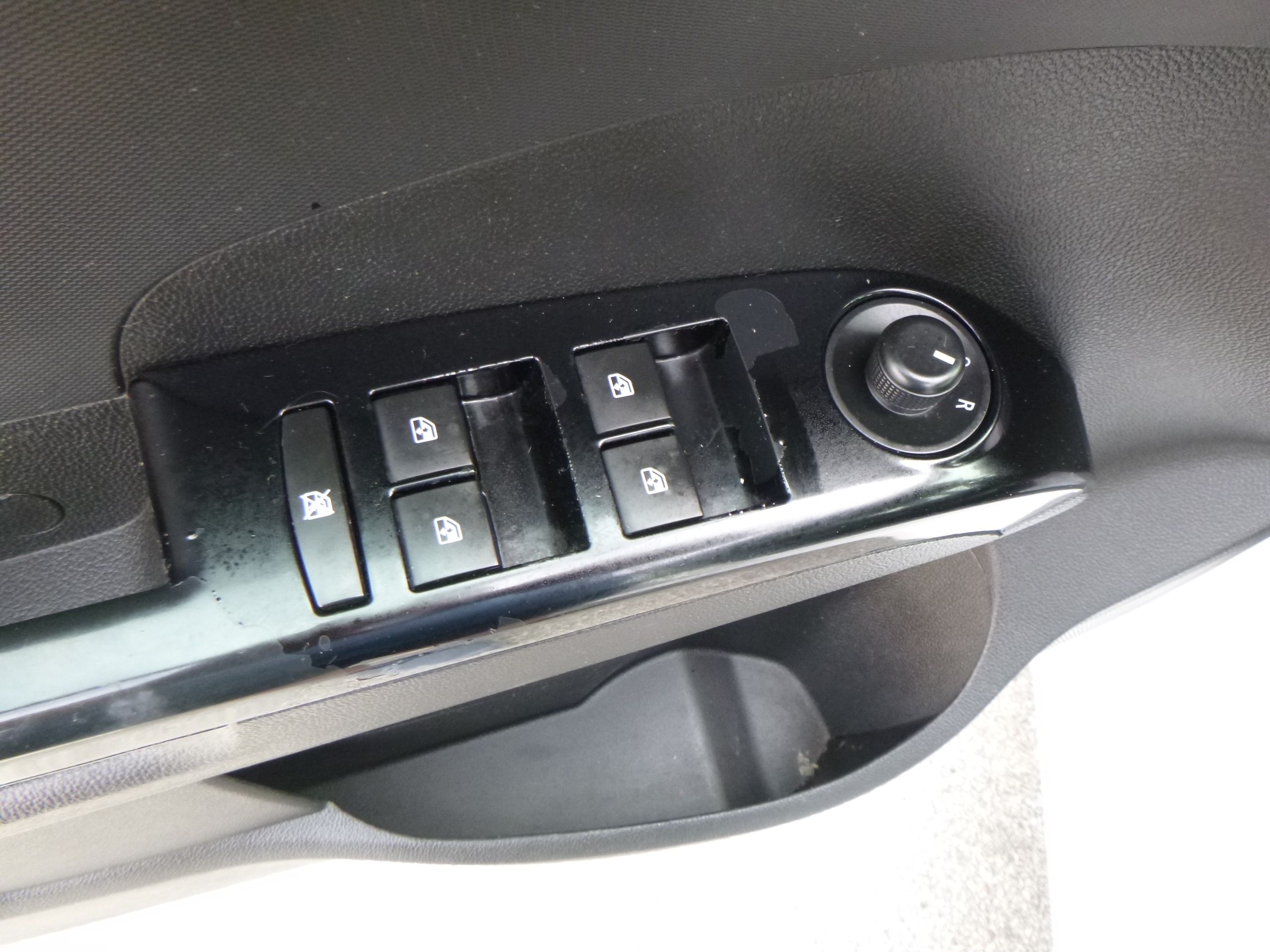 Used 2014 Chevrolet Sonic RS FWD image 12
