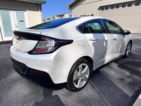 Used 2018 Chevrolet Volt LT FWD image 5