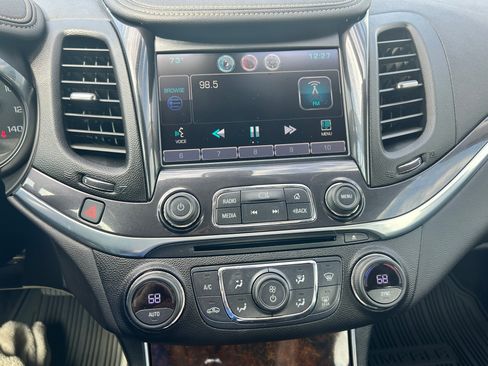 Used 2015 Chevrolet Impala LT image 13