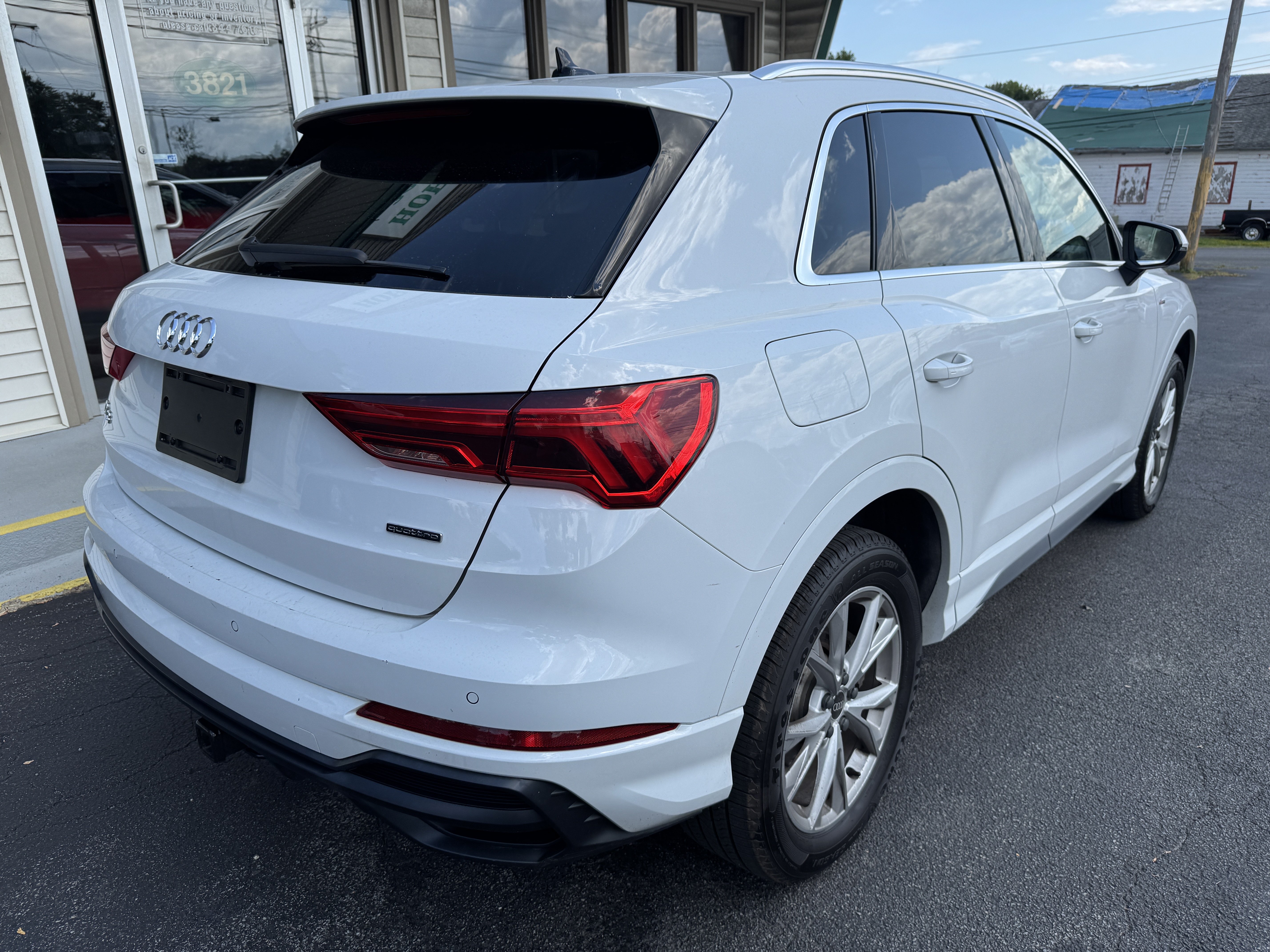 Used 2021 Audi Q3 quattro 2.0T Premium w/ S Line AWD/4WD image 6