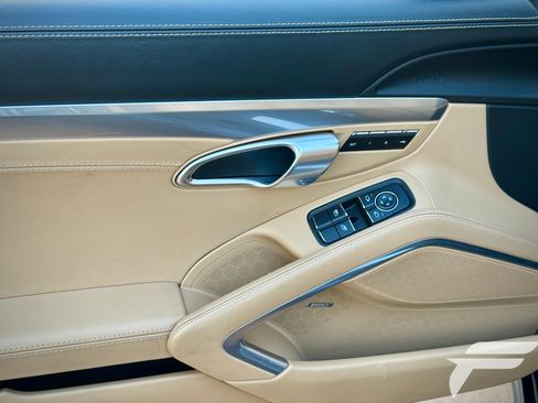 Used 2019 Porsche 911 Targa 4S image 6