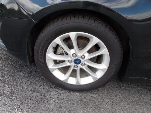 Used 2019 Ford Fusion SE FWD image 9