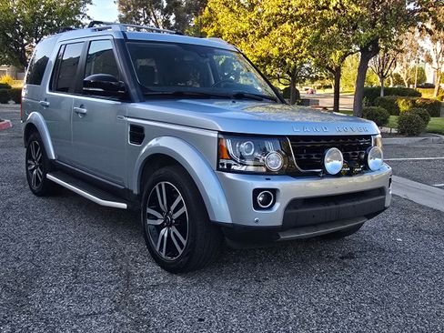 Used 2016 Land Rover LR4 HSE LUX AWD/4WD image 1