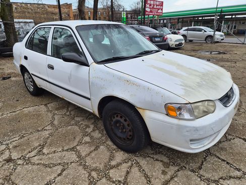 Used 2002 Toyota Corolla CE image 2