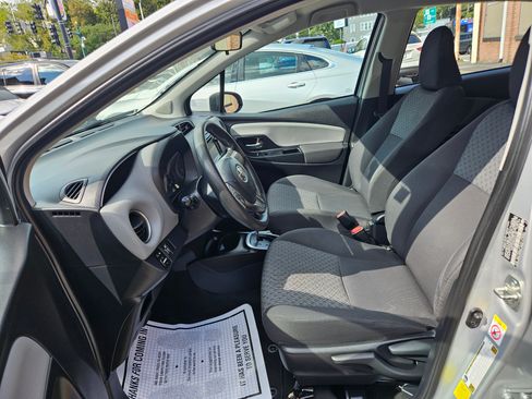 Used 2015 Toyota Yaris LE image 16