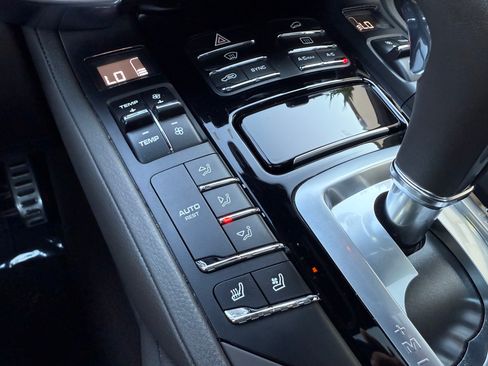 Used 2016 Porsche Cayenne S image 18