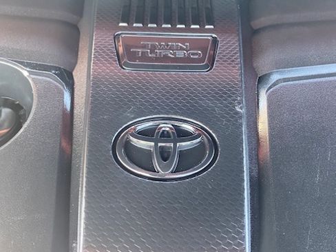 Used 2022 Toyota Tundra 4x4 CrewMax SR5 image 26