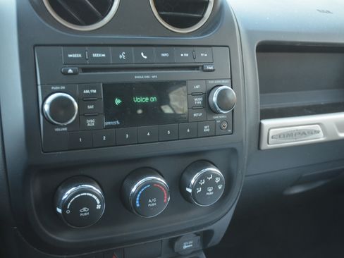 Used 2016 Jeep Compass 75th Anniversary image 14