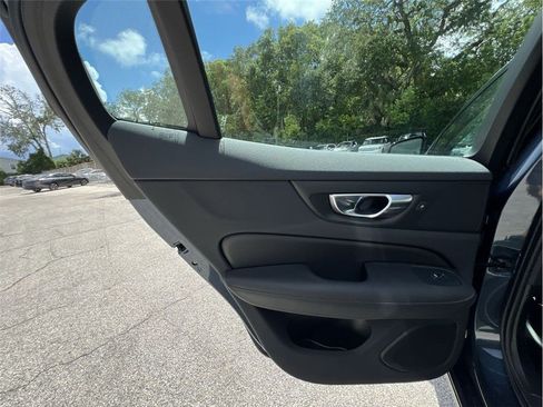 Used 2024 Volvo S60 B5 Core image 47