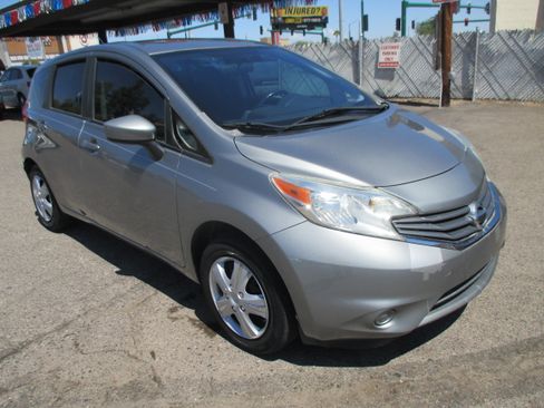 Used 2015 Nissan Versa Note SV w/ Sport Value Package FWD image 13