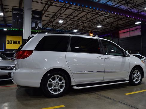 Used 2006 Toyota Sienna XLE Limited image 14