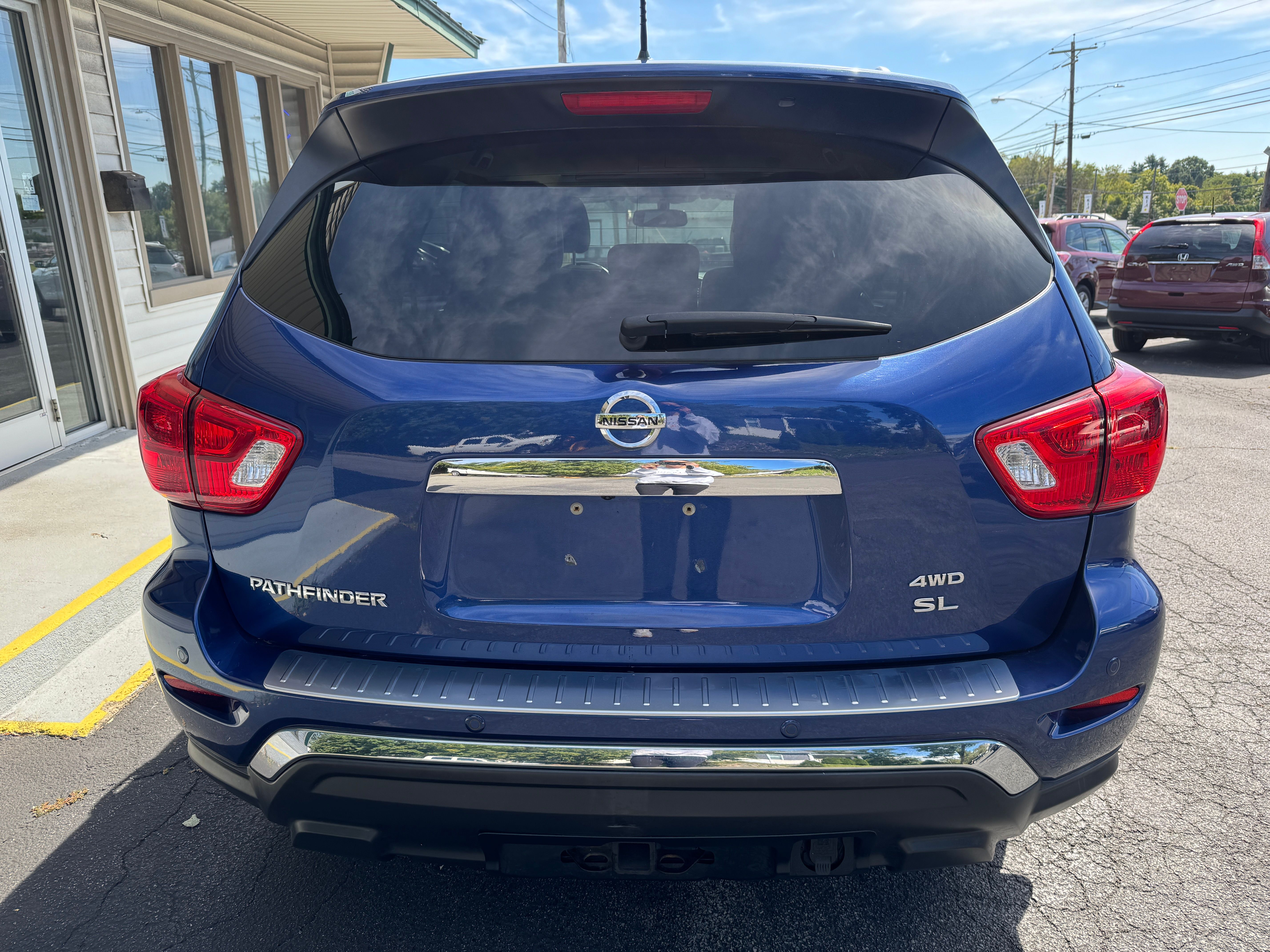 Used 2017 Nissan Pathfinder 4WD SL w/ Premium Package image 5