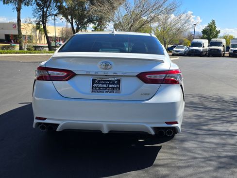 Used 2019 Toyota Camry XSE image 9