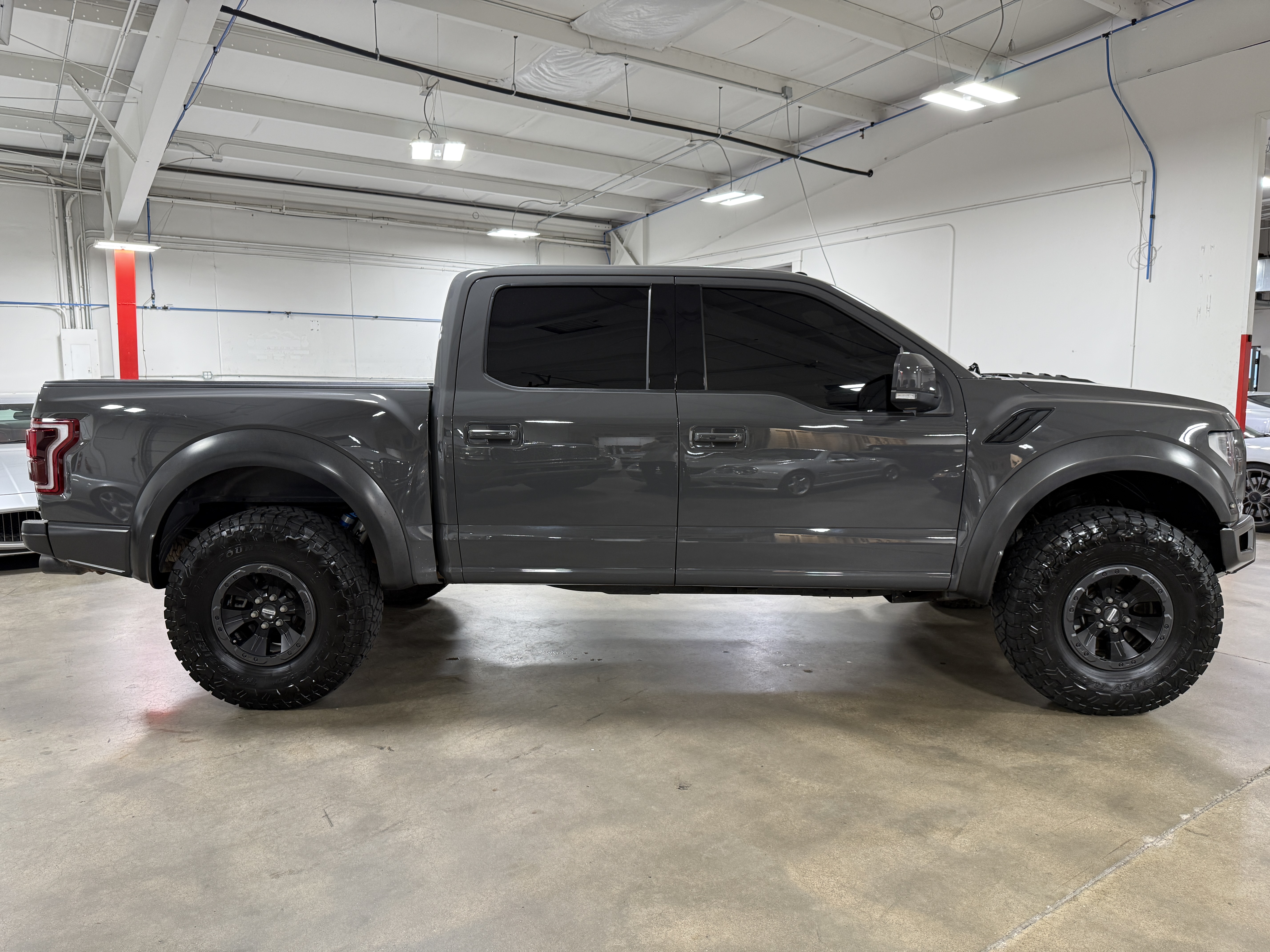 Used 2018 Ford F150 4x4 Crew Cab Raptor image 3