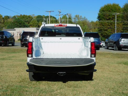 New 2026 Chevrolet Colorado W/T image 12