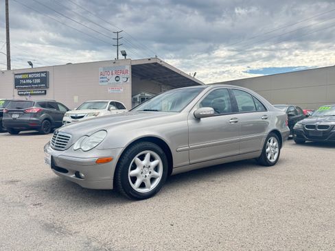 Used 2004 Mercedes-Benz C 240 Sedan image 3
