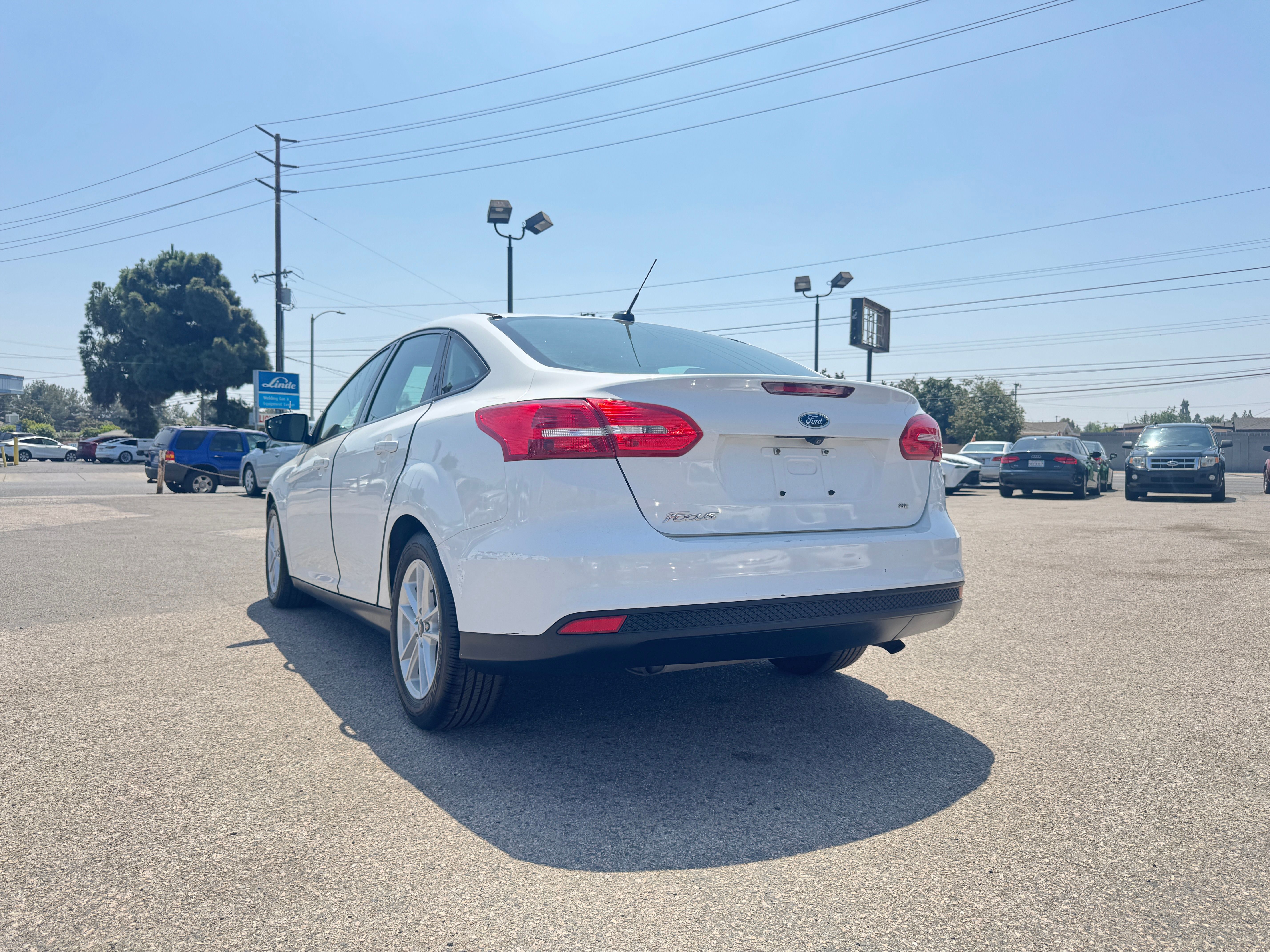 Used 2018 Ford Focus SE Sedan FWD image 7