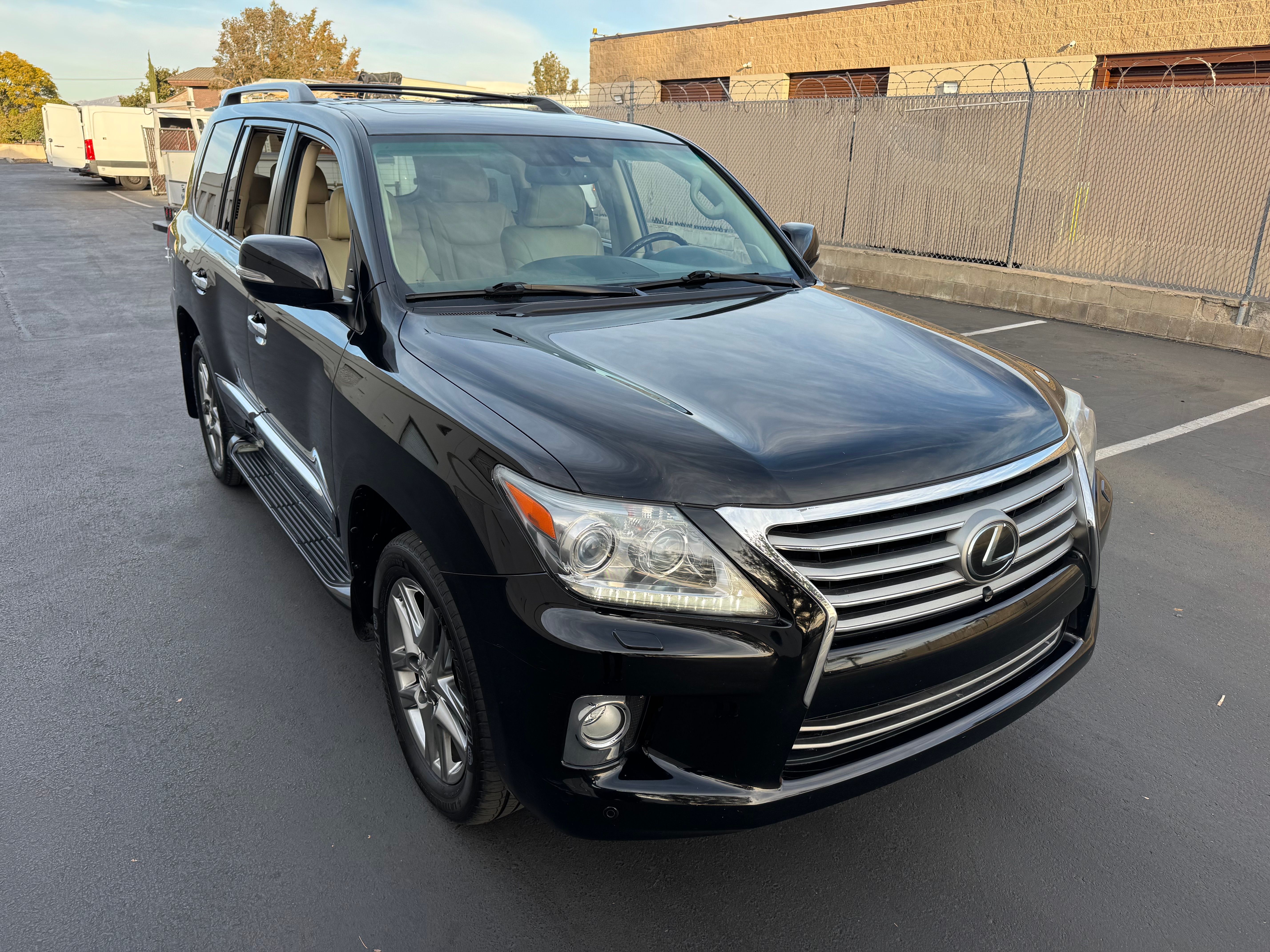 Used 2013 Lexus LX 570 4WD image 14