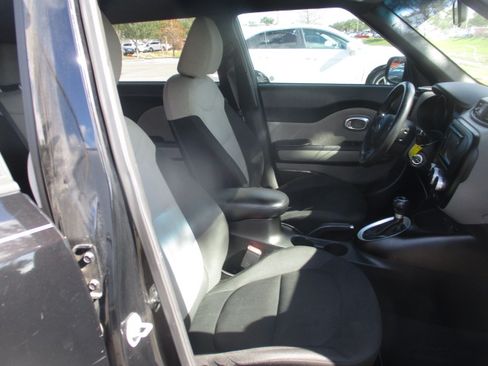Used 2014 Kia Soul S image 8