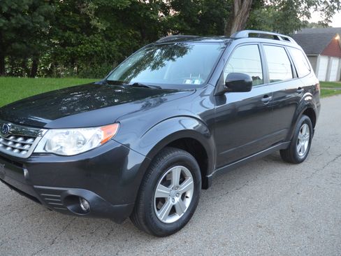 Used 2013 Subaru Forester 2.5X AWD/4WD image 2