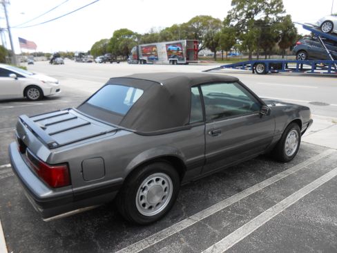 Used 1989 Ford Mustang LX RWD image 5