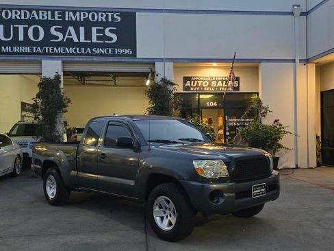 Used 2010 Toyota Tacoma SR5 image 1