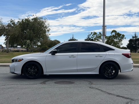 Used 2025 Honda Civic Sport Sedan image 2