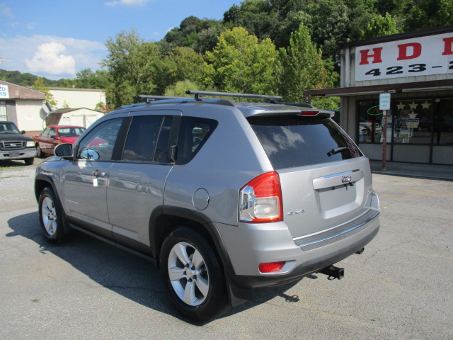 Used 2015 Jeep Compass 4WD Latitude image 8