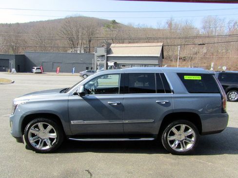 Used 2016 Cadillac Escalade Luxury image 6