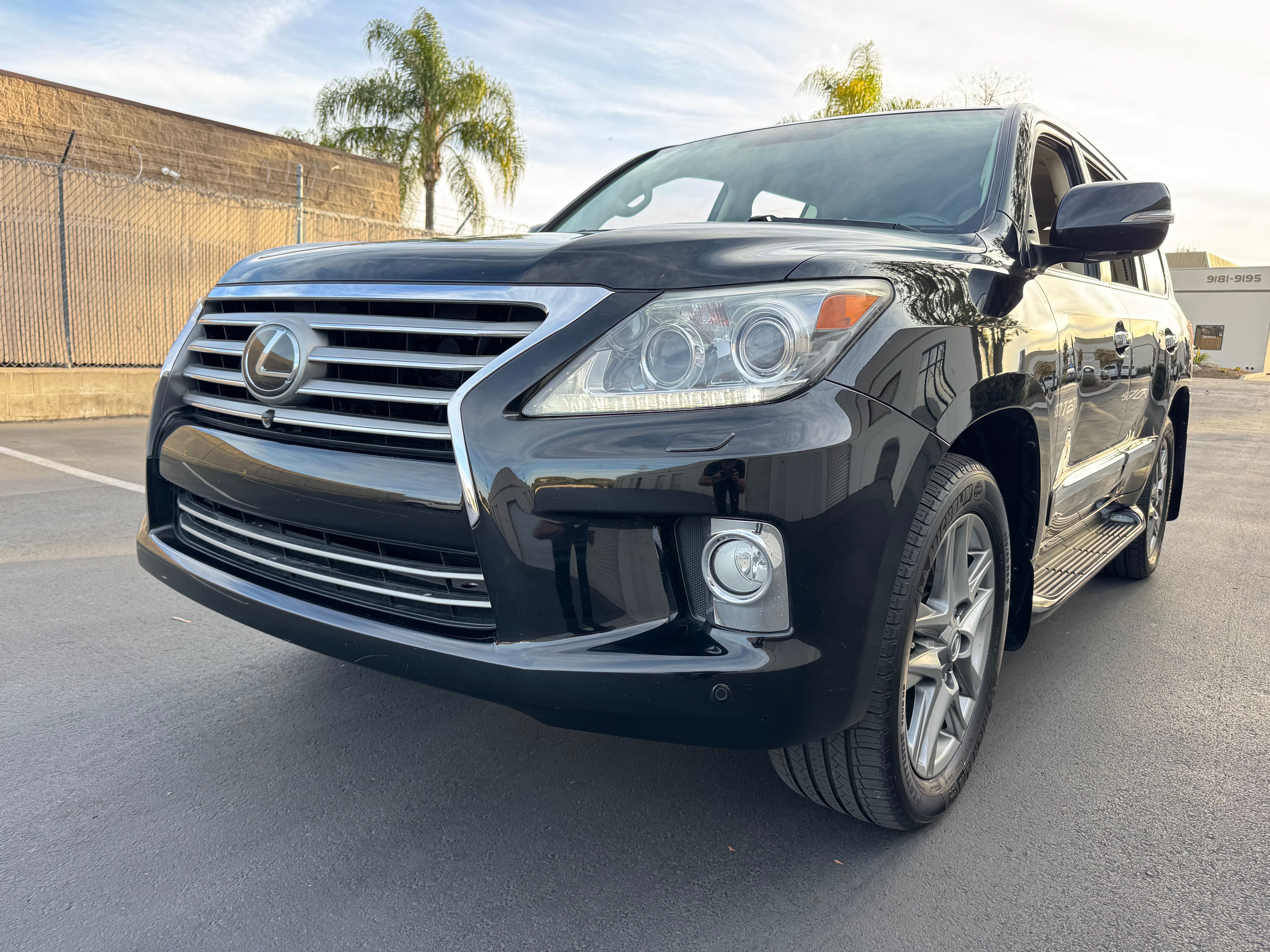 Used 2013 Lexus LX 570 4WD image 5