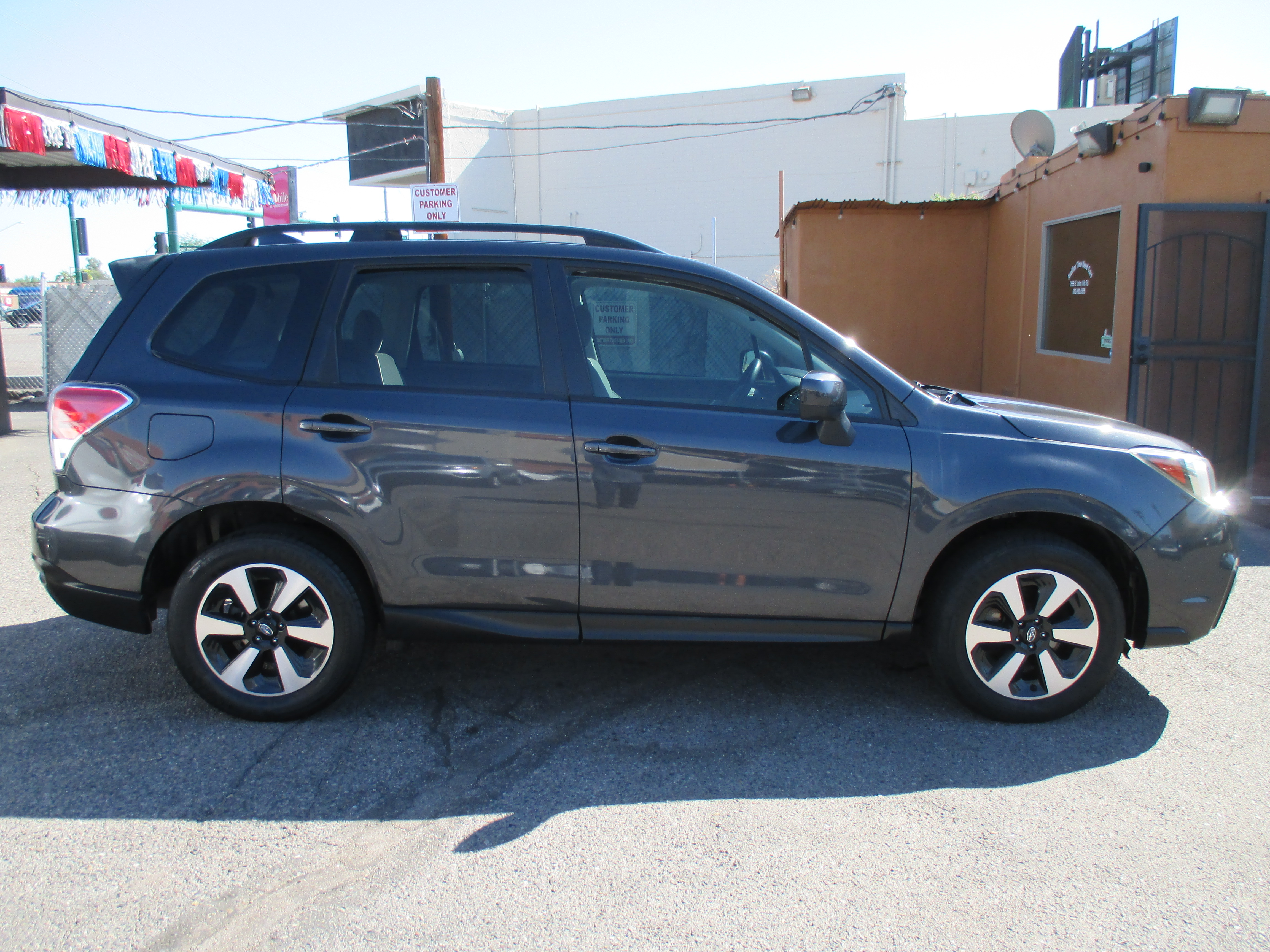 Used 2018 Subaru Forester 2.5i Premium Sport Utility 4D AWD/4WD image 1