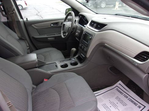 Used 2014 Chevrolet Traverse FWD LS image 4