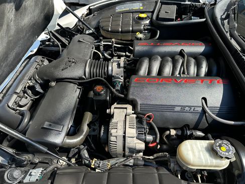 Used 2001 Chevrolet Corvette image 17