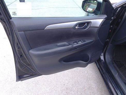 Used 2018 Nissan Sentra S FWD image 11