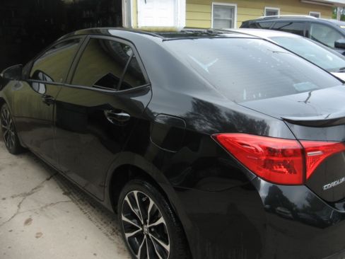 Used 2017 Toyota Corolla SE Sedan FWD image 6