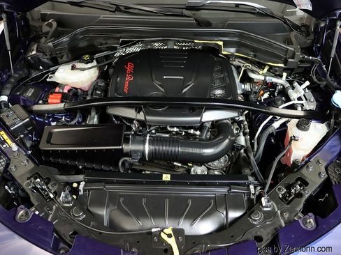 Used 2019 Alfa Romeo Stelvio AWD image 36