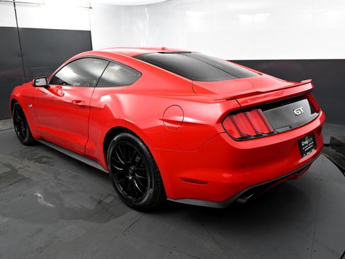 Used 2017 Ford Mustang GT Premium image 3