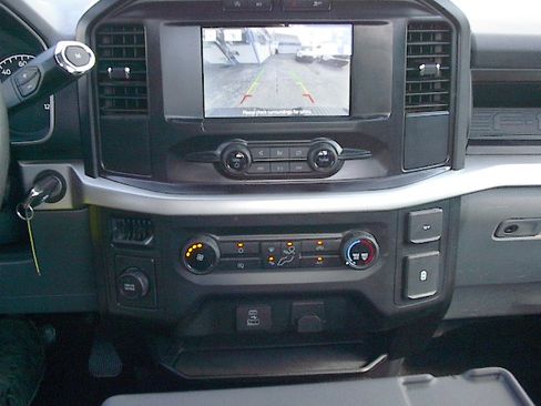 Used 2022 Ford F150 XL RWD image 14