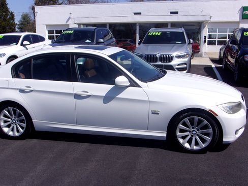 Used 2011 BMW 328i xDrive image 16
