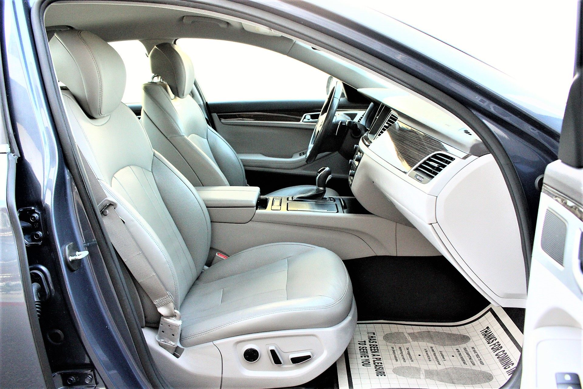 Used 2015 Hyundai Genesis 3.8 2 wheel drive image 20