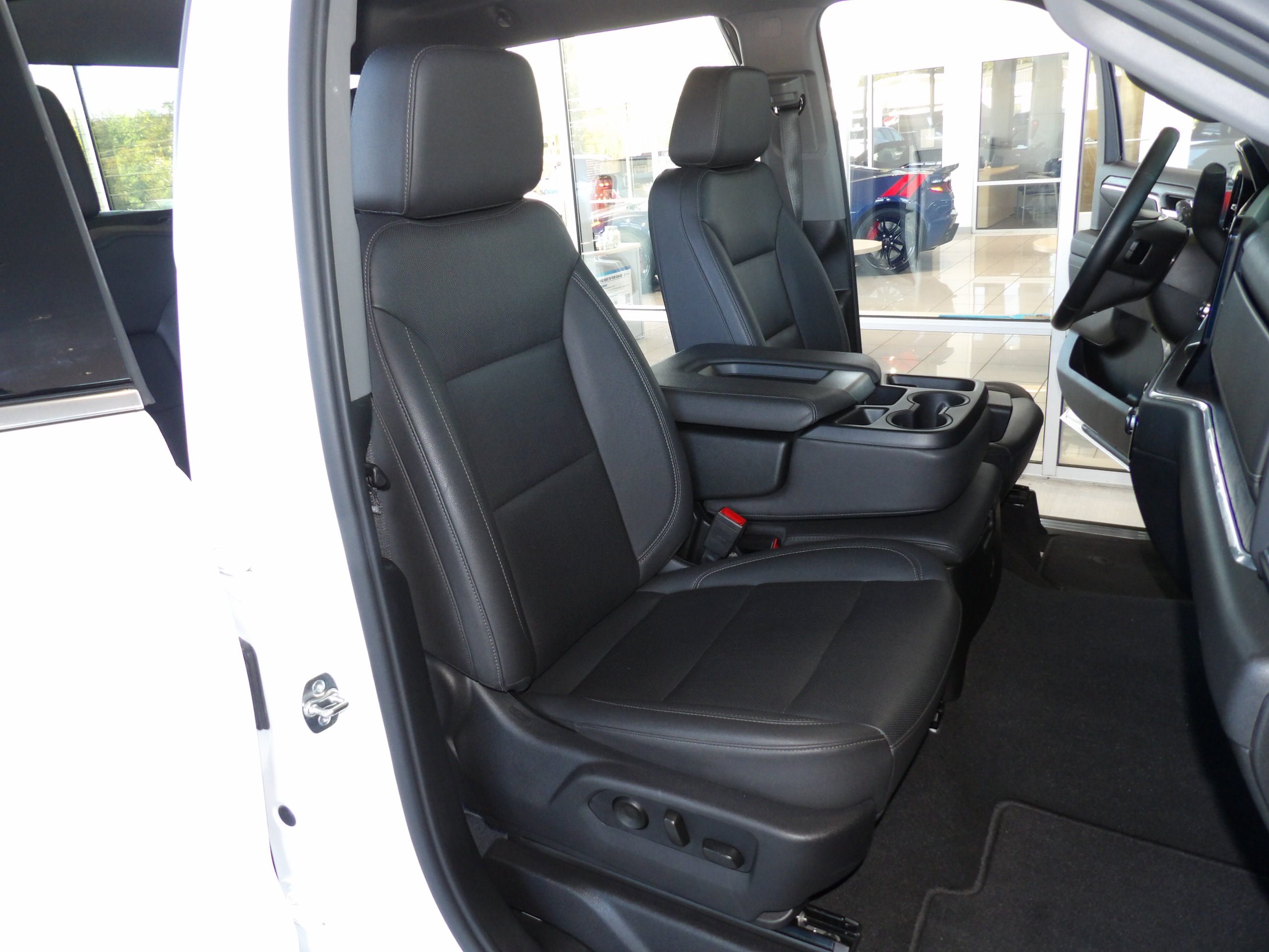 Used 2026 GMC Sierra 1500 4x4 Crew Cab SLT image 24