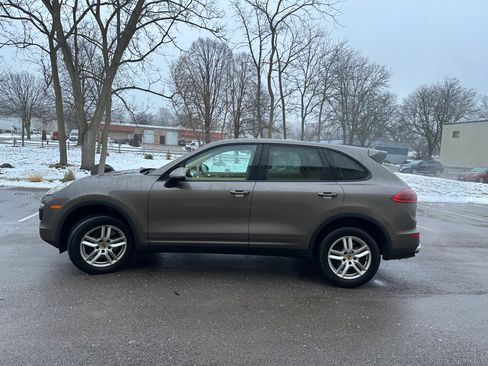 Used 2016 Porsche Cayenne image 4