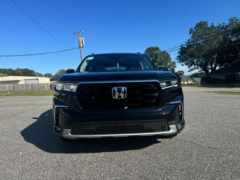 Used 2023 Honda Pilot Elite image 8