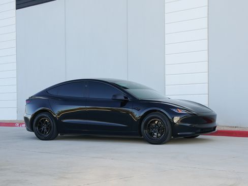 Used 2024 Tesla Model 3 Long Range image 8