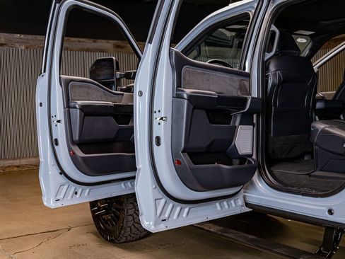 Used 2025 Ford F350 Platinum image 28