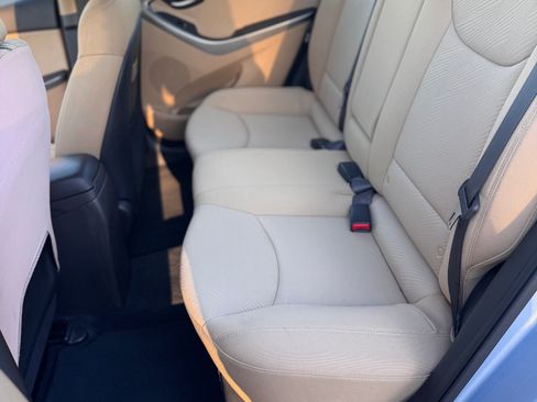 Used 2012 Hyundai Elantra image 18