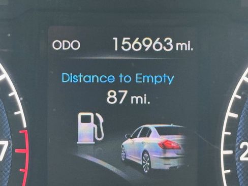 Used 2012 Hyundai Genesis 4.6 image 22