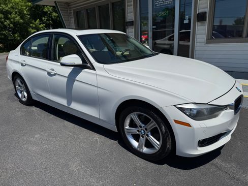 Used 2015 BMW 328i xDrive Sedan AWD/4WD image 2